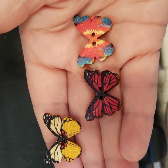 Assortment of 100 Colorful Hand Painted Wooden Butterfly Buttons - Picture 2 of 3